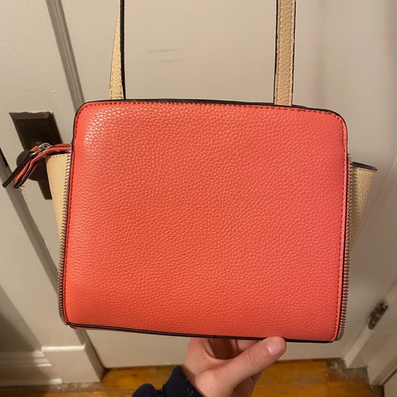 SALE GUESS Crossbody Purse - Picture 3 of 6